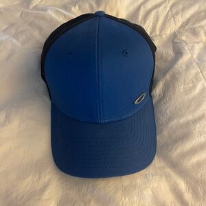 L/XL New Era 39Thirty Stretch Fit Blue and Black Cap